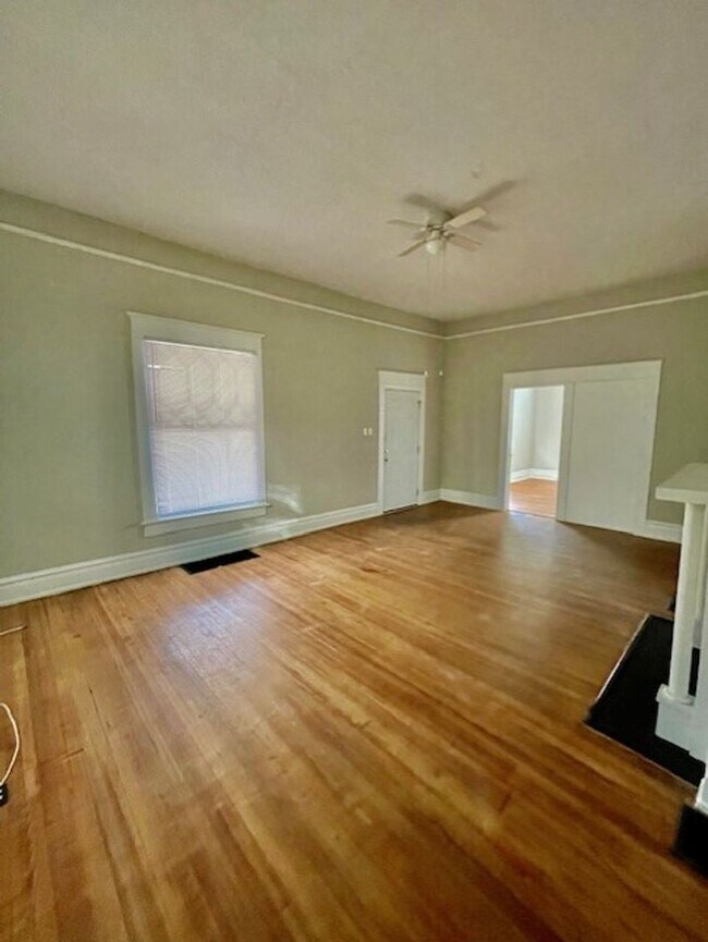 Foto del edificio - Adorable 4 bedroom 2 bath Home Located In ...