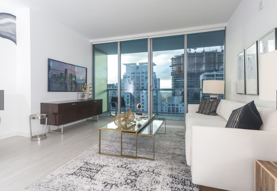 Primary Photo - 1102 Brickell Bay Dr