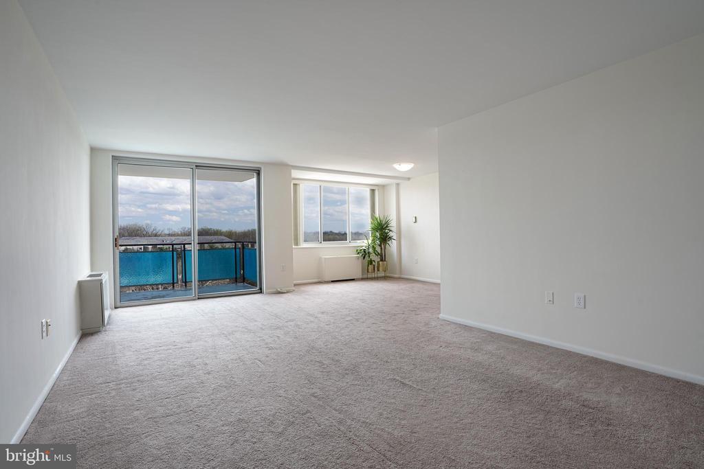 Foto principal - 10401 Grosvenor Pl