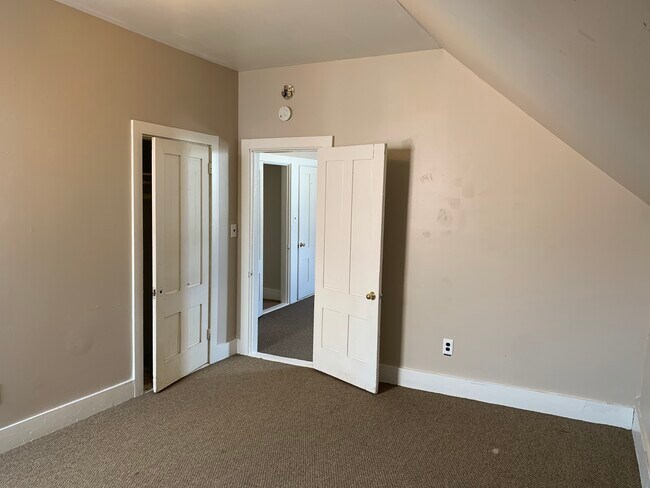Building Photo - 15 Kennebec St
