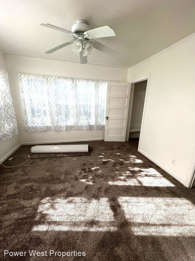 Foto del edificio - 3 br, 1 bath House - 9742 Jones Ave