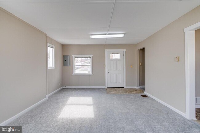 Building Photo - 104 Briarwood Rd