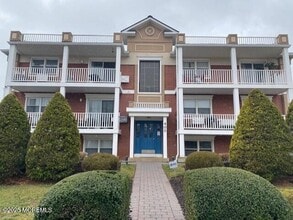 Building Photo - 402 4th Ave