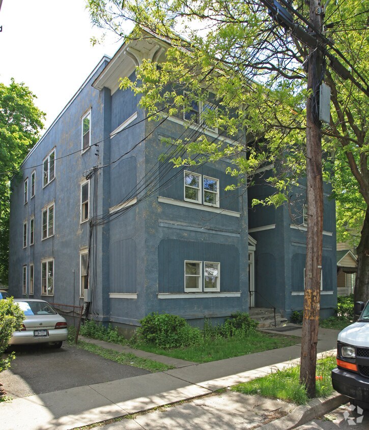 Primary Photo - 66 Murray St