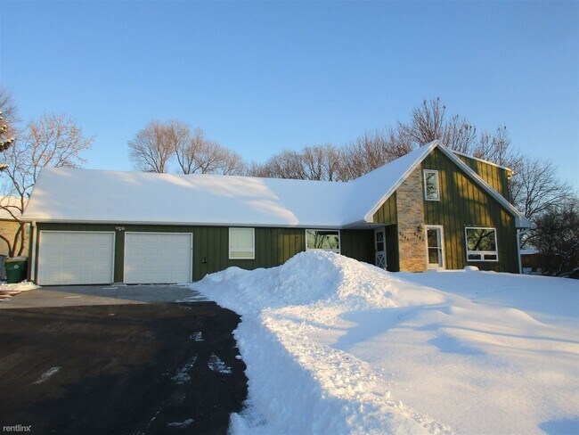 Foto del edificio - 2 br, 1.5 bath Duplex - 2792 Nicolet Dr