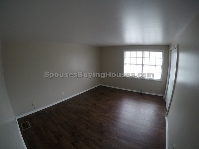 Building Photo - 4060 Gateway Ct