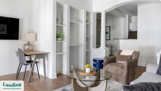 Building Photo - 925 Canterbury Rd NE