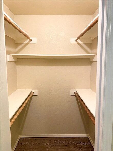 Building Photo - 1202 Stone Creek Dr