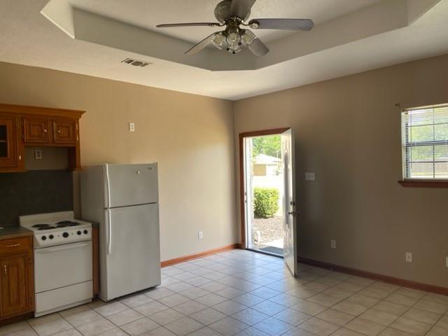 Building Photo - 37549 Meadowview Dr