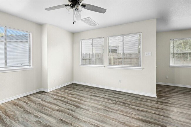 Foto del edificio - 808 Sagewood Trail