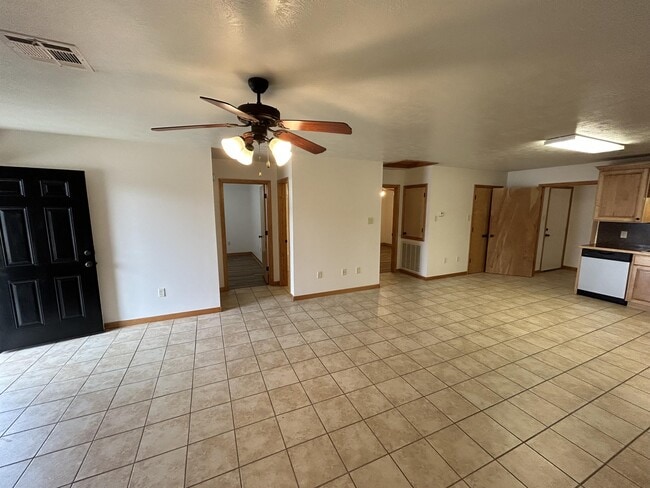 Building Photo - 2722 Ryan Rd