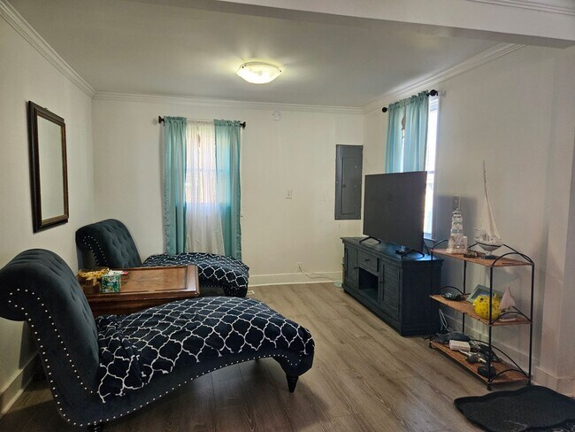 Building Photo - Willouoghby Beach