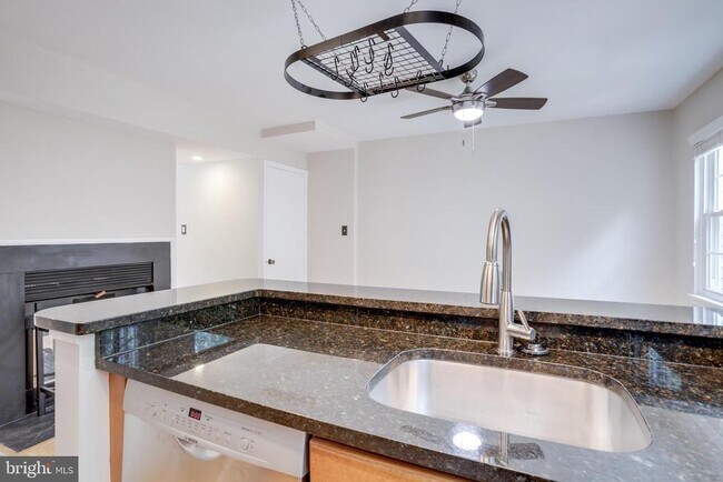 Foto del edificio - 5728 Evergreen Knoll Ct