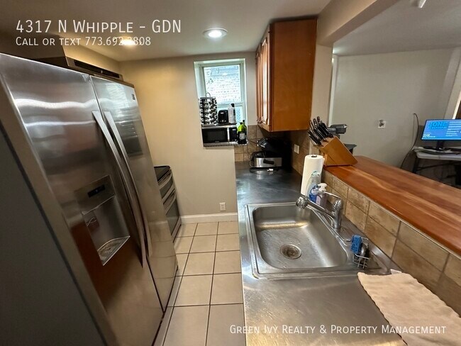 Building Photo - Spacious, 1 Bedroom Garden Unit, Heat Incl...