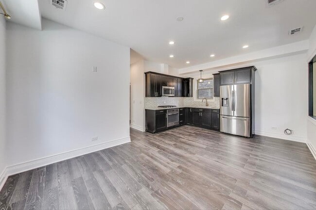Foto del edificio - 3043 N Monticello Ave