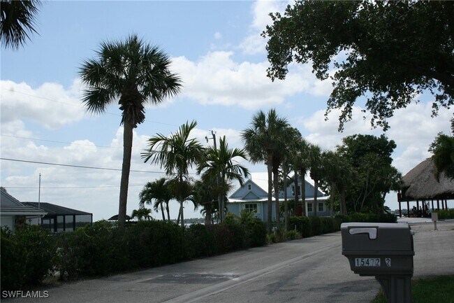 Building Photo - 15472 Admiralty Cir