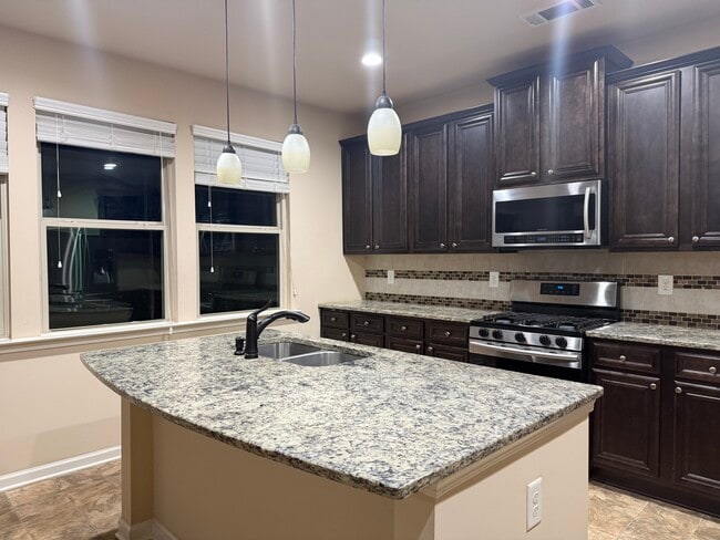 Photo - 2056 Tweed Dr House