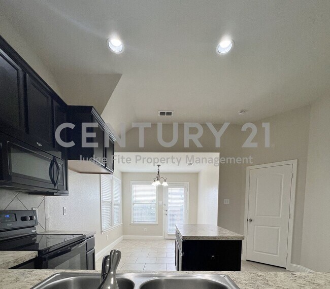 Building Photo - Beautiful 3/2/2 in Primrose Crossing in Cr...