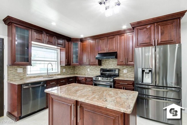 Foto del edificio - 377 Oak Ave