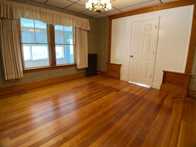 Building Photo - 208 Pratt Rd