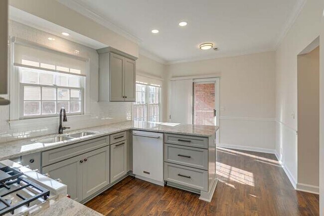 All new appliances - 228 4th Ave N