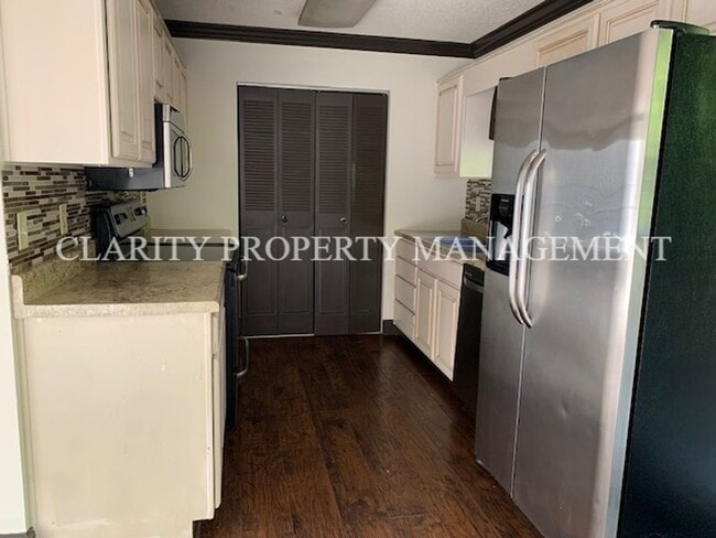 Foto del edificio - 2218 Cloverleaf Cir SE