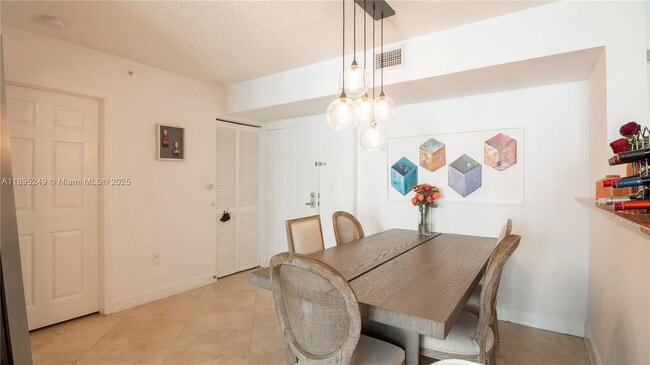 Building Photo - 1155 Brickell Bay Dr