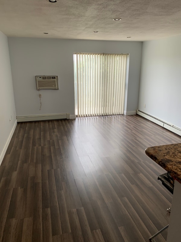 Building Photo - 1100 Governors Dr