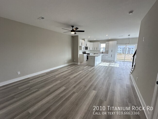 Foto del edificio - 2010 Titanium Rock Rd