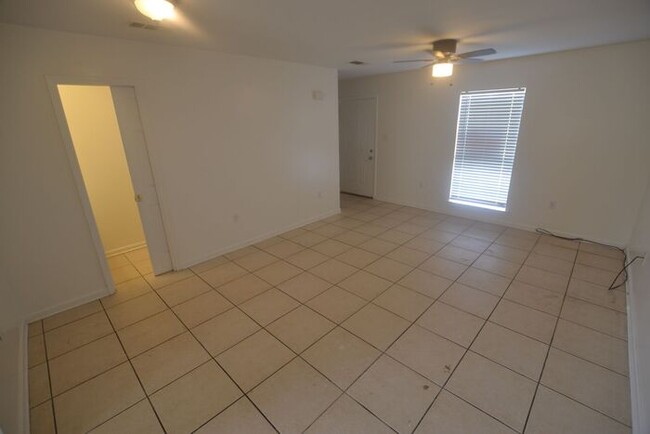 Building Photo - 3103 Singletary Dr