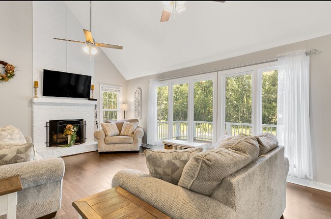 Foto del edificio - 6825 Fieldwood Rd