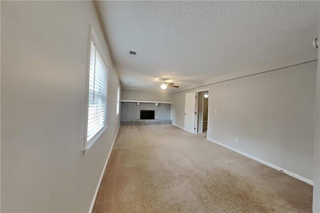 Building Photo - 1734 Wingard Dr