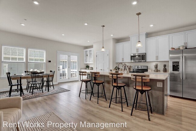 Foto del edificio - 4 br, 3.5 bath House - 421 Holloway Street