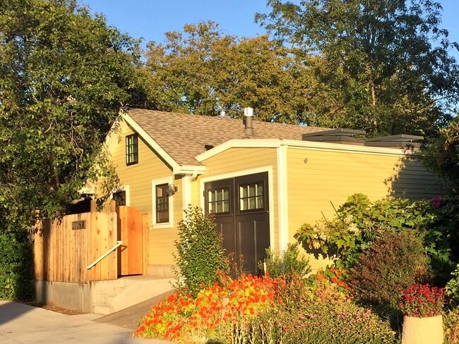 Foto del edificio - 2728 Grant St