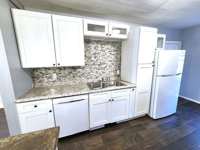 Foto del edificio - 2525 N Weil St