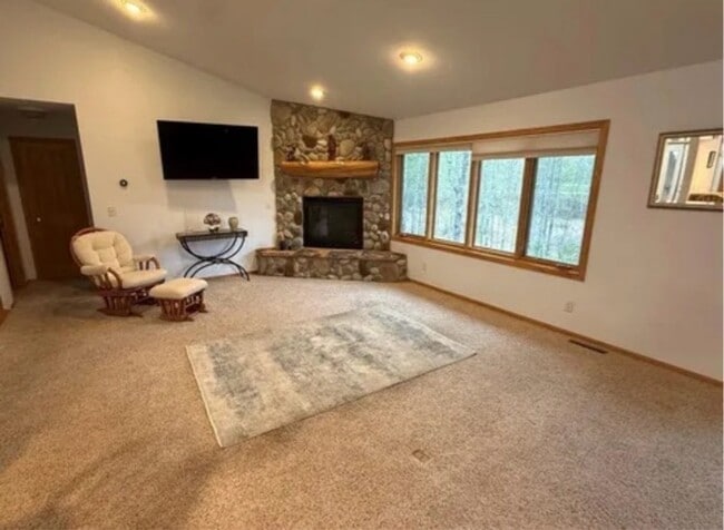 Building Photo - 20170 Sugarbrooke Ln