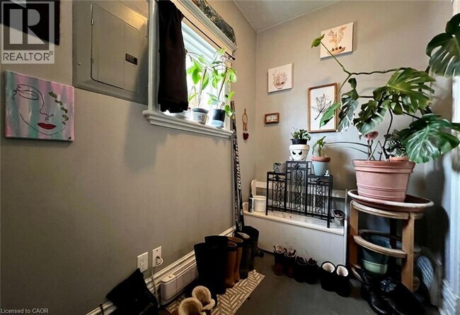 Photo du bâtiment - 631 Hamilton Rd