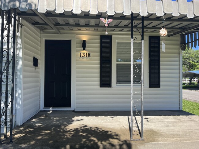 Foto del edificio - 1318 N Exeter Ave