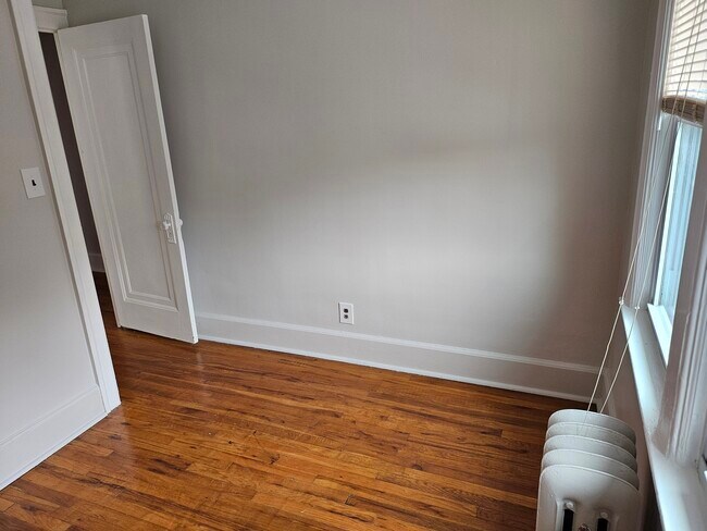 bed room 2 - 891 Beaconsfield Ave