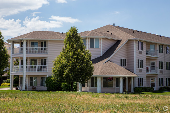 Building Photo - Pioneer Valley Lodge