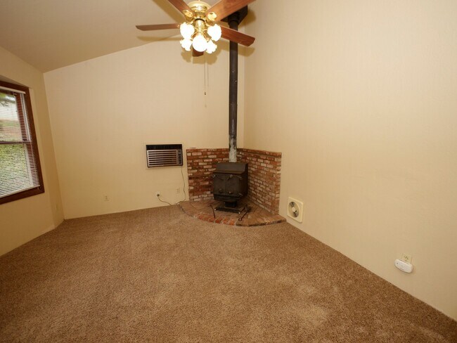 Foto del edificio - 99 Parsons Ln