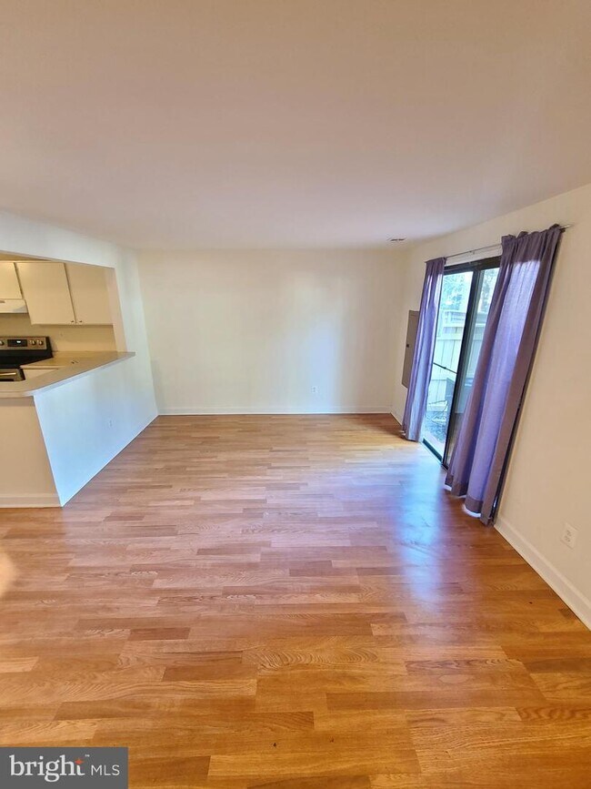 Building Photo - 9475 Chadburn Pl