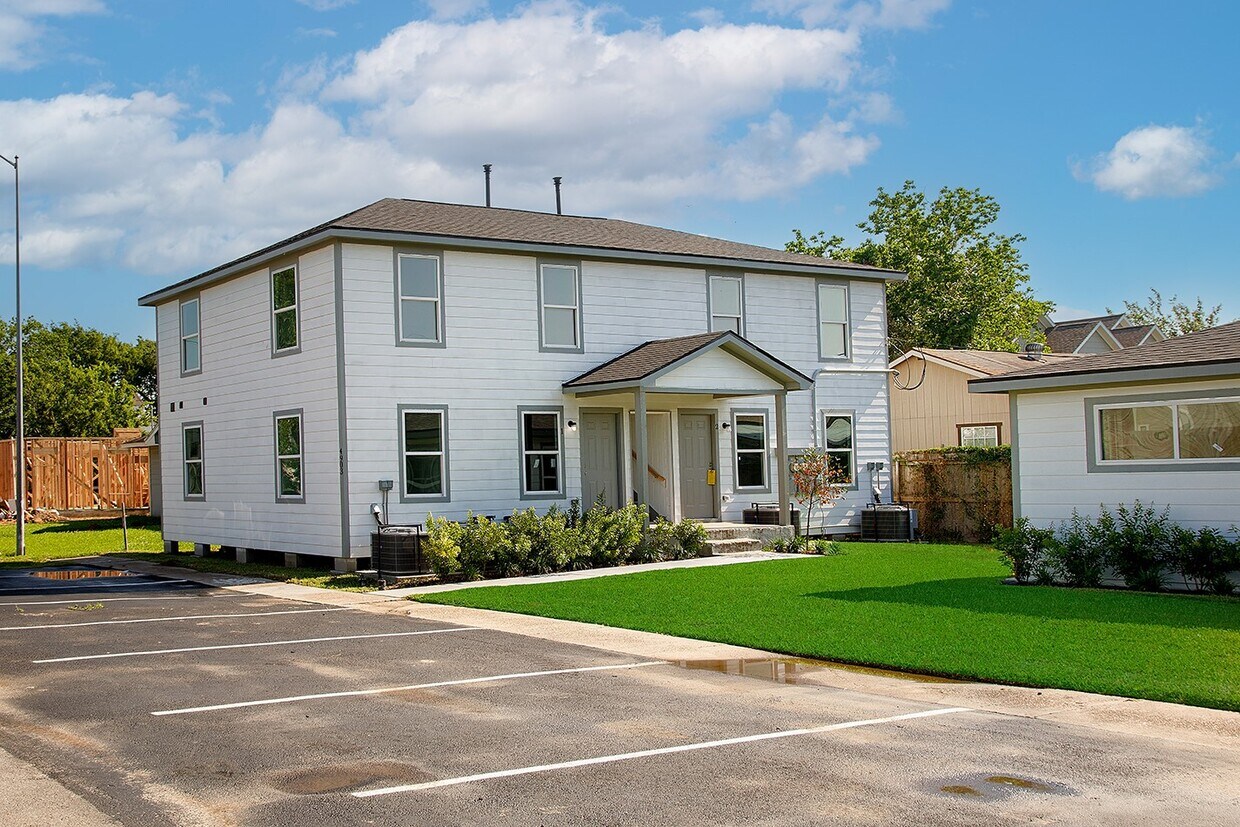 Foto principal - 4903 Noble St