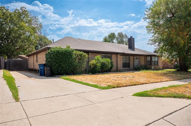 Building Photo - 3006 Hilltop Dr