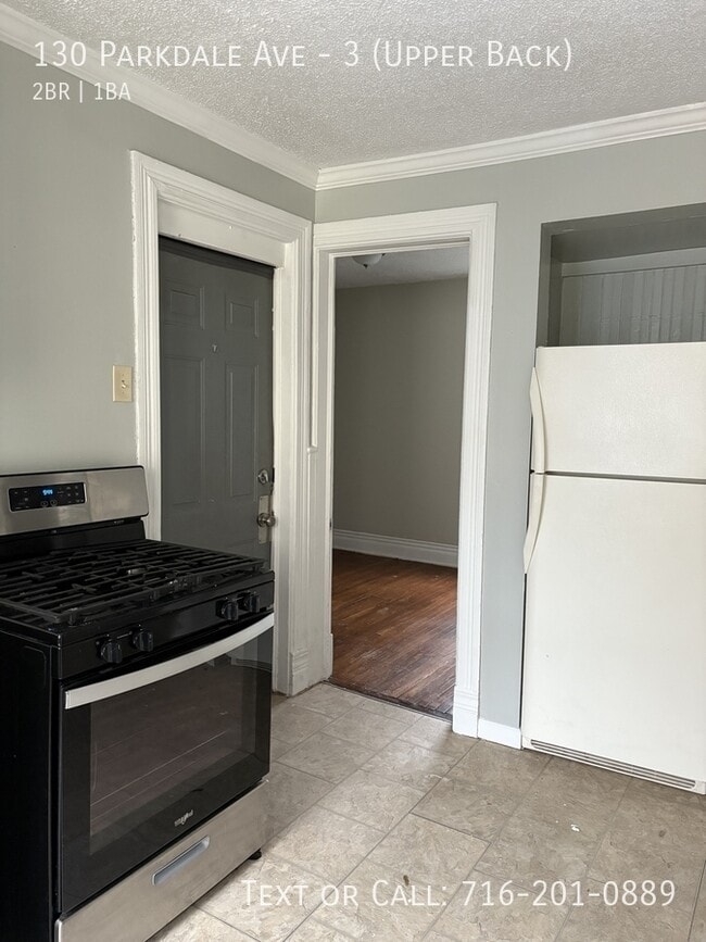 Building Photo - 130 Parkdale Ave