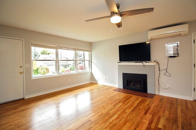 Foto del edificio - 9655 N Edison St
