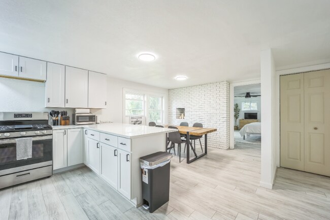 Foto del edificio - 1323 Whitehouse Trail