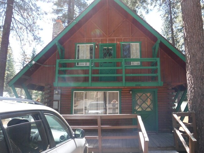 Building Photo - 2 bedroom house in Kings Beach