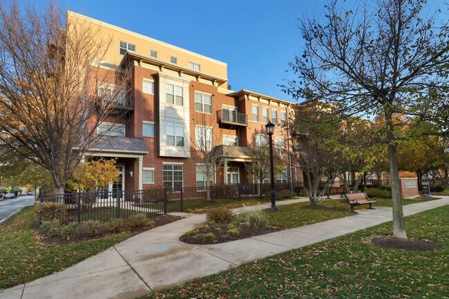 Foto del edificio - 255 N Addison Ave