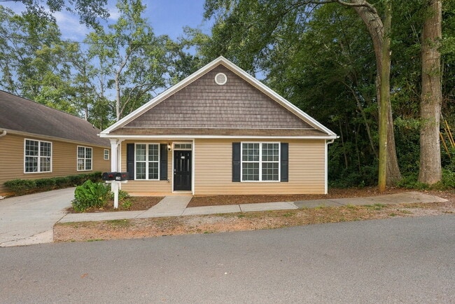 Building Photo - 120 Carver St